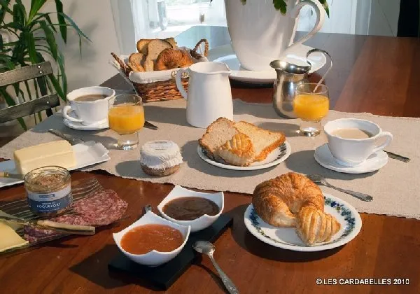 Les Cardabelles, OFFICE DE TOURISME LARZAC VALLEES