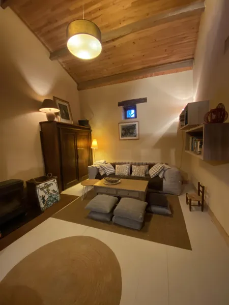 Le salon de la cabane de Thuriès.