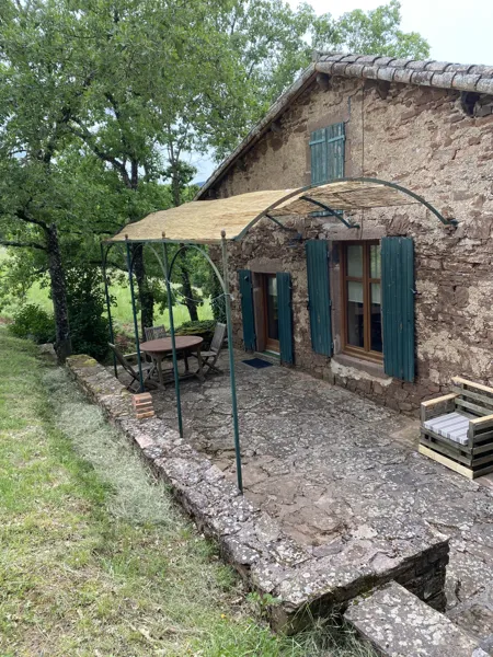 La terrasse ombragée, pour profiter des soirées d’été.