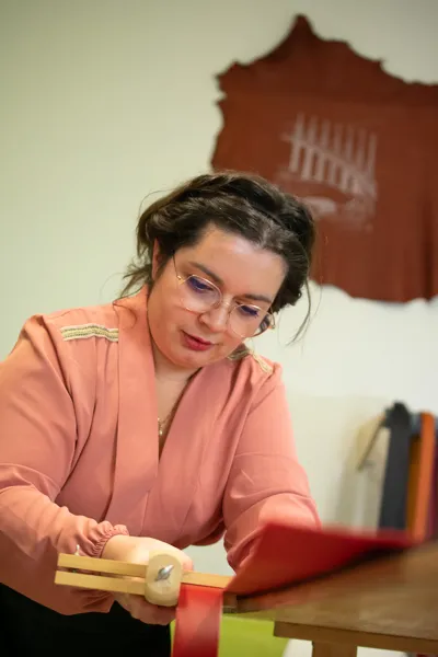 Coupe de bandes pour les futures ceintures, Lappara