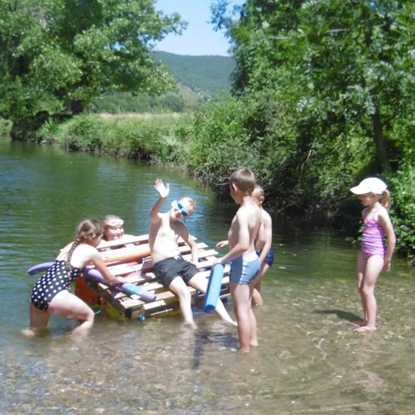 Possibilité de se baigner dans la Dourbie (suivant saison, bien sûr !), Nous