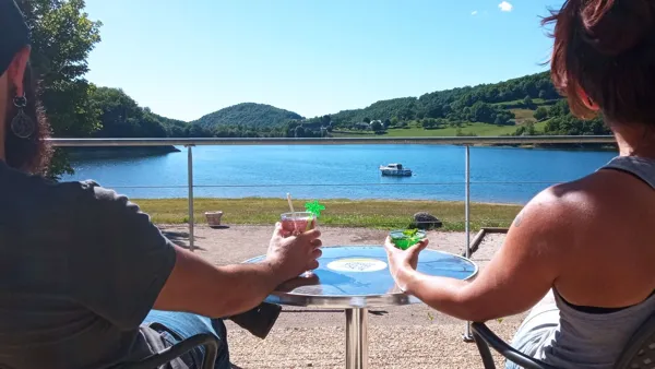 Apéro au bord du lac, 