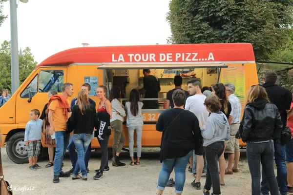 La tour de Pizz...a