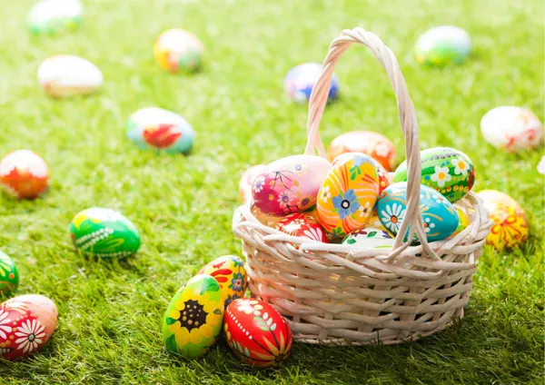 Chasses aux œufs de Pâques dans la cité médiévale