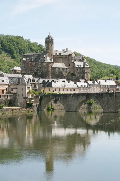 Le château et le pont sur le Lot, RF Château d'Estaing