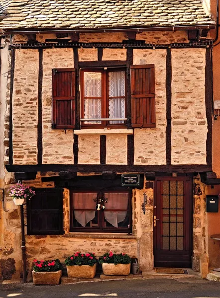 Village de St Chély d'Aubrac, Office de Tourisme en Aubrac