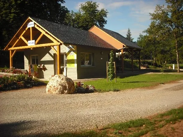 Aire de camping-car de St Laurent d'Olt, OFFICE DE TOURISME INTERCANTONAL SAINT GENIEZ  / CAMPAGNAC