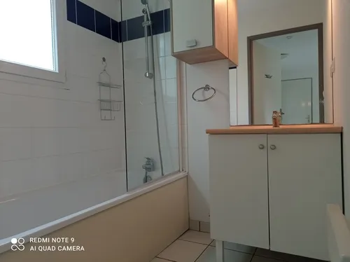 Le 63 de la Maison Bleue- Salle de bain, Office de Tourisme des Causses à l'Aubrac