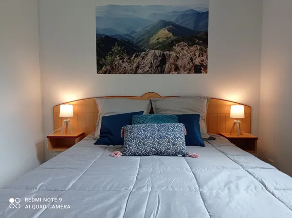 Le 63 de la Maison Bleue- Chambre, Office de Tourisme des Causses à l'Aubrac