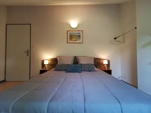 Le 11 de La Maison Bleue- Chambre avec deux lits jumeaux réunissable en un seul grand lit., Office de Tourisme des Causses à l'Aubrac