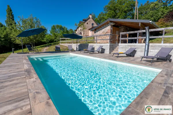 Vue de la piscine, FF