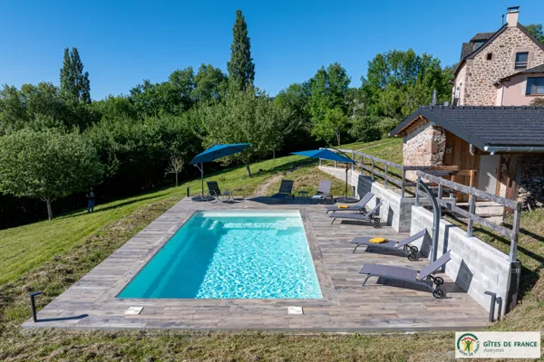 Vue de la piscine, FF