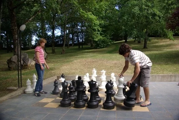 Jeu d'échec géant, Madame Delphine Joannet