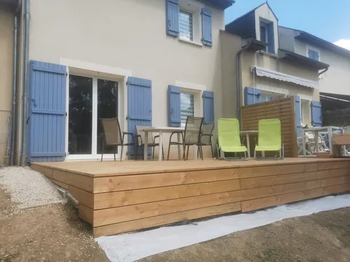 Le 2 de la Maison Bleue- Terrasse, Office de Tourisme des Causses à l'Aubrac
