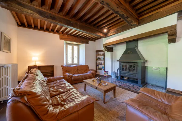 Un grand poêle pour les longues journées d'hiver, Château de Salamon