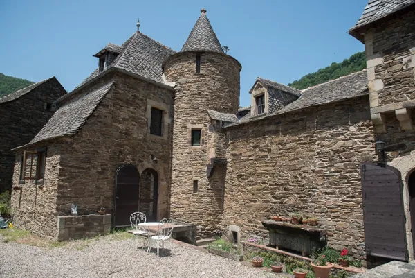 L'entrée du gîte, Château de Salamon