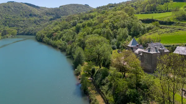 Le château vu de loin