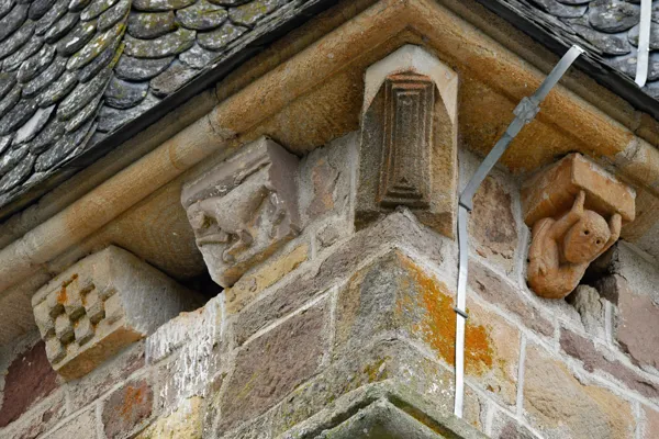Modillons église de la Capelle Bonance