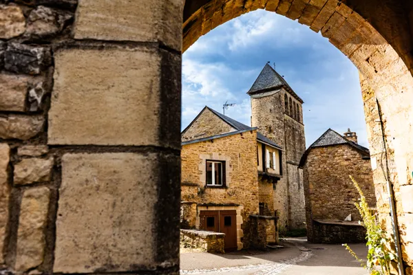 Visite guidée du village fortifié de Vimenet