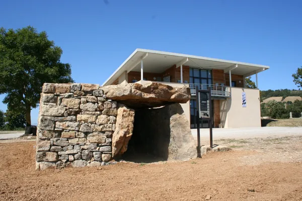 La Maison des Dolmens (groupes), Office de Tourisme des Causses à l'Aubrac