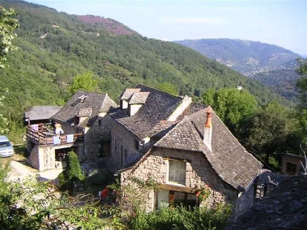Gîte paysan de la Ferme du Battédou, OFFICE DE TOURISME DU CANTON D'ENTRAYGUES SUR TRUYERE