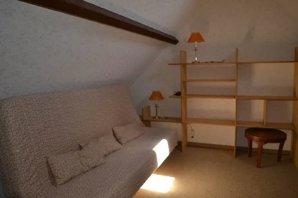 Mme Catherine NALIN, OFFICE DE TOURISME INTERCANTONAL SAINT GENIEZ  / CAMPAGNAC