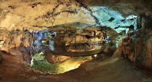 Grotte de Labeil, OFFICE DE TOURISME LARZAC TEMPLIER CAUSSES ET VALLEES