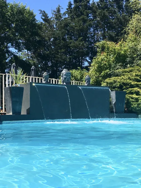 Fontaine piscine
