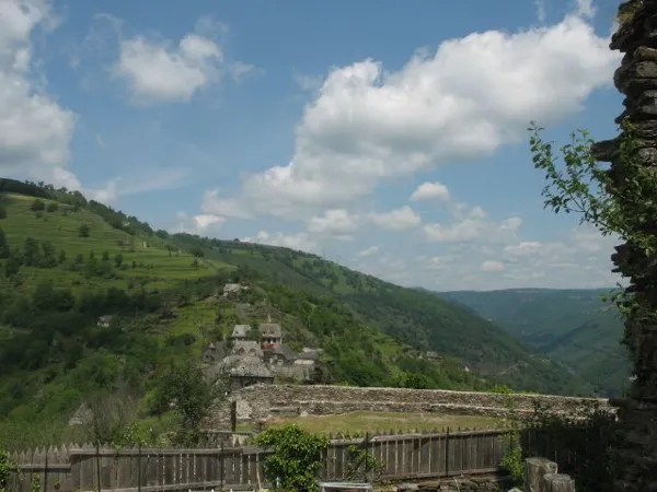 Randonnée : le château de Valon, OFFICE DE TOURISME DU CANTON DE MUR DE BARREZ