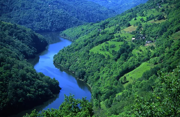 Randonnée : le château de Valon, OFFICE DE TOURISME DU CANTON DE MUR DE BARREZ