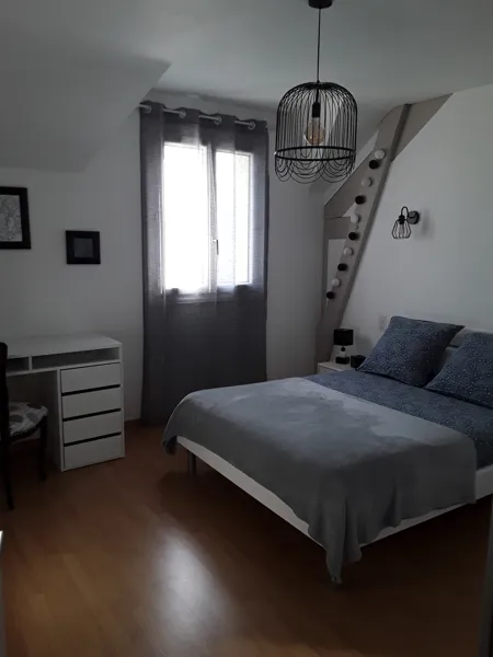 Chambre 1, Mme DUMONT