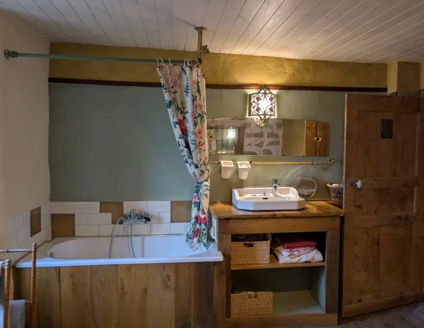 La Maison de Nana Rose - coin toilette chambre Jonquille