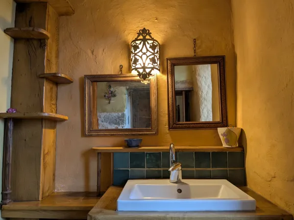 La Maison de Nana Rose - coin toilette chambre Gentiane