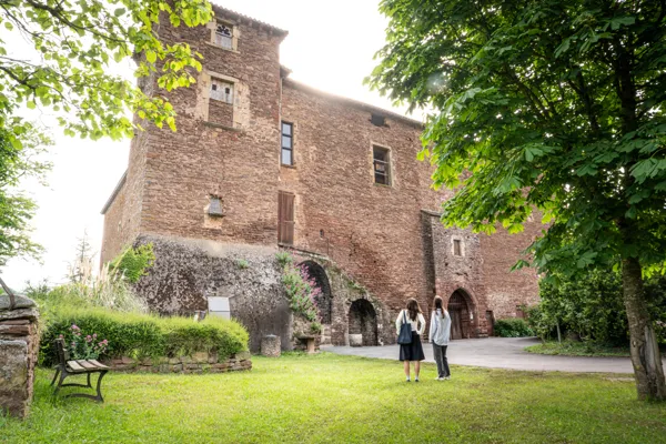 Château de Saint-Izaire et Musée de l'Archerie