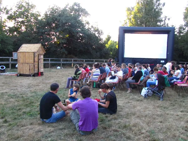 MONDES ET MULTITUDES