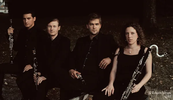 QUATUOR HANCHES HANTÉES