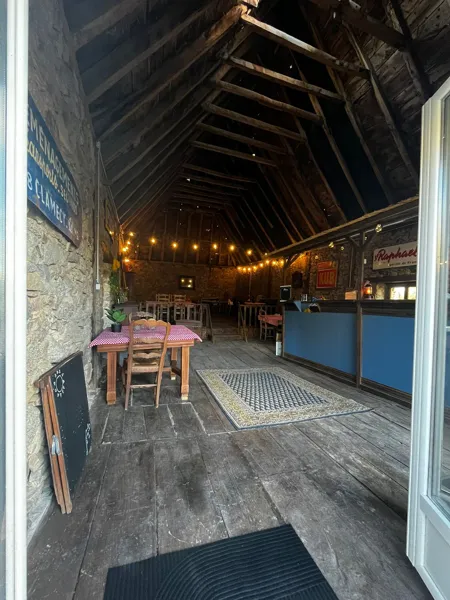 Bar/reception