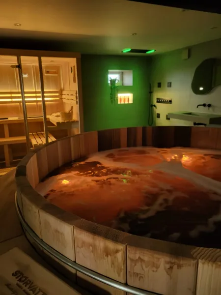 Organisation d’événements privés ou professionnels : anniversaires, séminaires, retraites, réunions familiales ou escapades entre amis, avec une prise en charge sur mesure de la conception à la coordination sur place., Agence des 3 Bastides