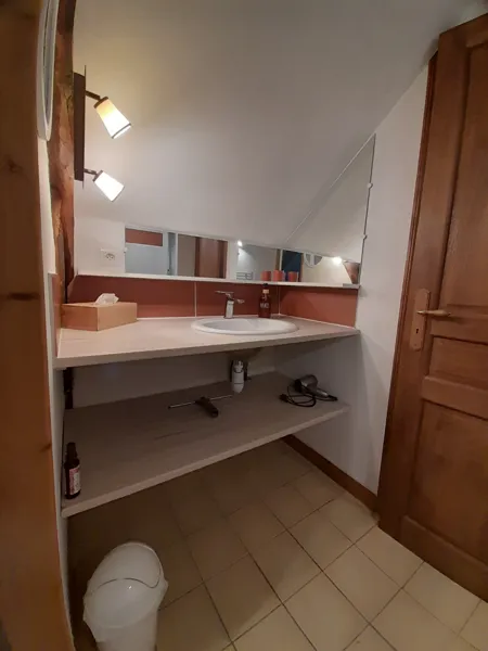 chambre 1 - salle de bain