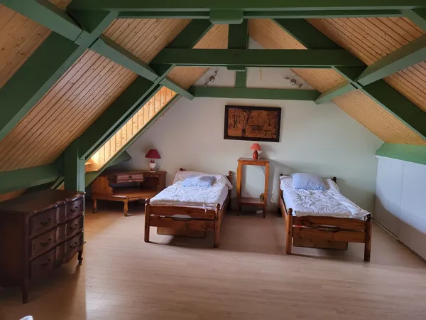 Chambre 3 - Grande avec 2 lits 90x190 + 1 lit 140x190