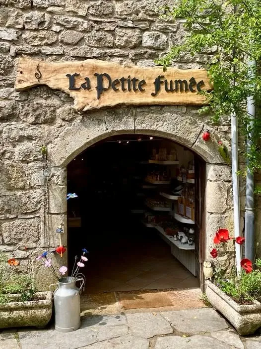 , ©La Petite fumée