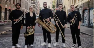 500 ans de musique pour cuivres par Connaught Brass, quintette de cuivres