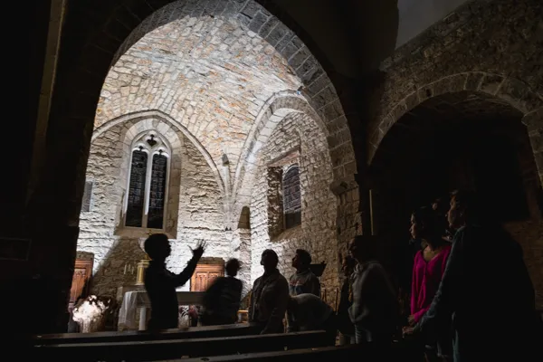 L'église - Visite guidée nocturne fort Cistercien St-Jean d’Alcas, ©V. Govignon - OT Larzac Vallées