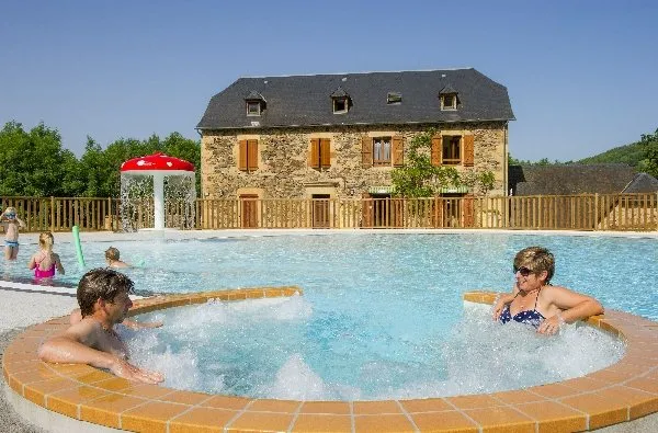Camping Seasonova Les Rives d'Olt et d'Aubrac