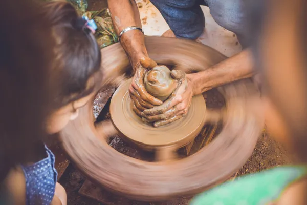 Atelier Initiation poterie aux Moulins de Roupeyrac