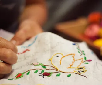Atelier broderie sur carte