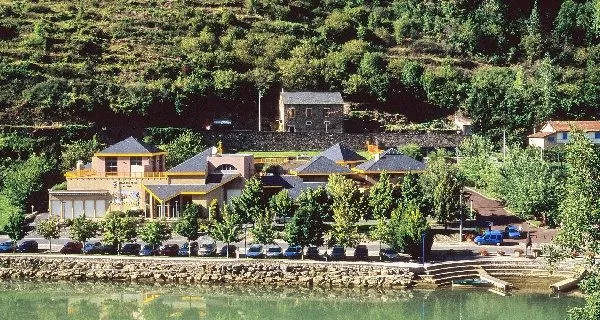 Piscine, Base nautique et de loisirs du Truel