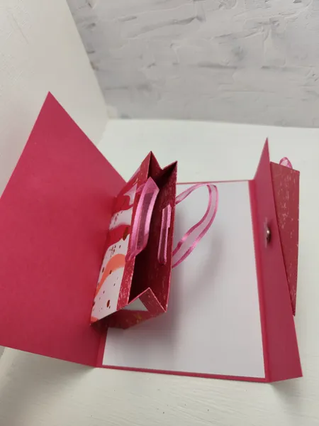 Atelier scrapbooking : réalisez votre carte “sac à mains”
