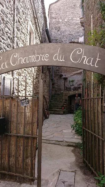 La chambre du Chat, OFFICE DE TOURISME LARZAC VALLEES