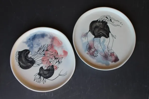 Magalie MANCHETTE, Céramiste, grandes assiettes, Office de Tourisme des Causses à l'Aubrac